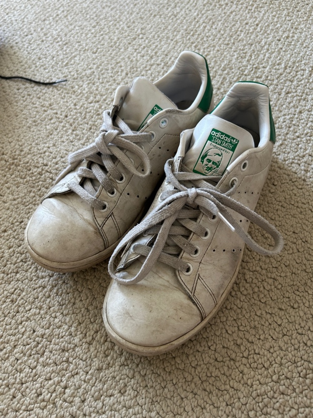 adidas White Sneakers Stan Smith with Green Heel and Tongue Accents